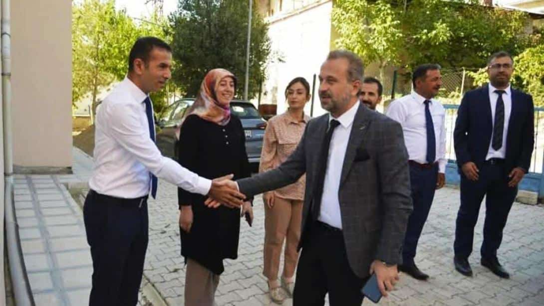İl Milli Eğitim Müdürümüz Beraat ŞAHİN Ağın ilçemizde okul ve kurum ziyaretlerinde bulundu. 